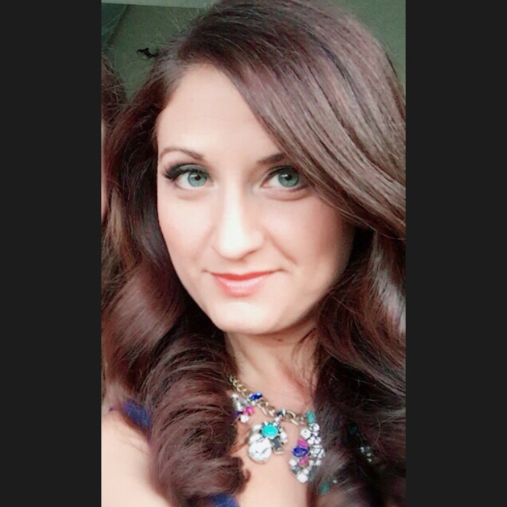 Meet your Posher, Courtney